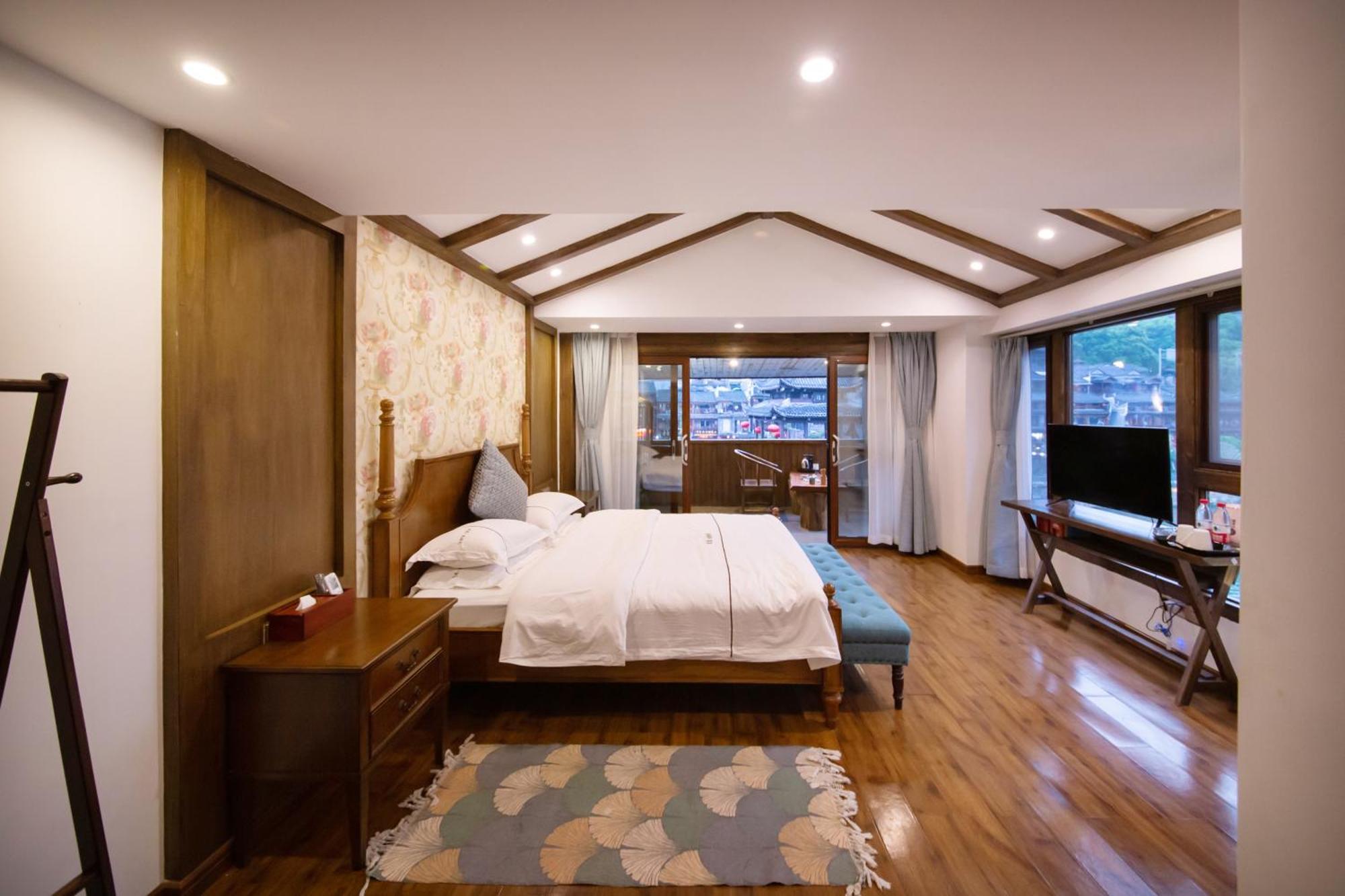 Fenghuang Slowly Time Inn Exterior photo