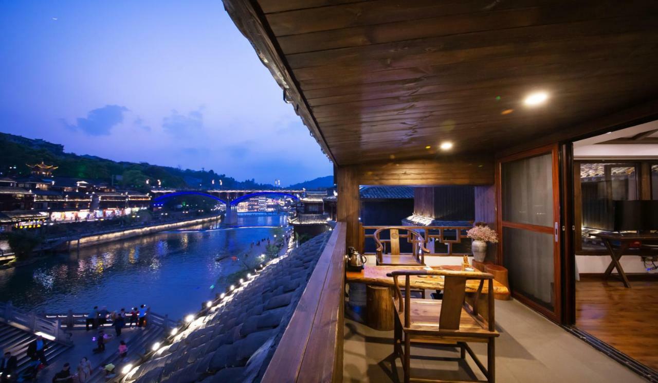 Fenghuang Slowly Time Inn Exterior photo