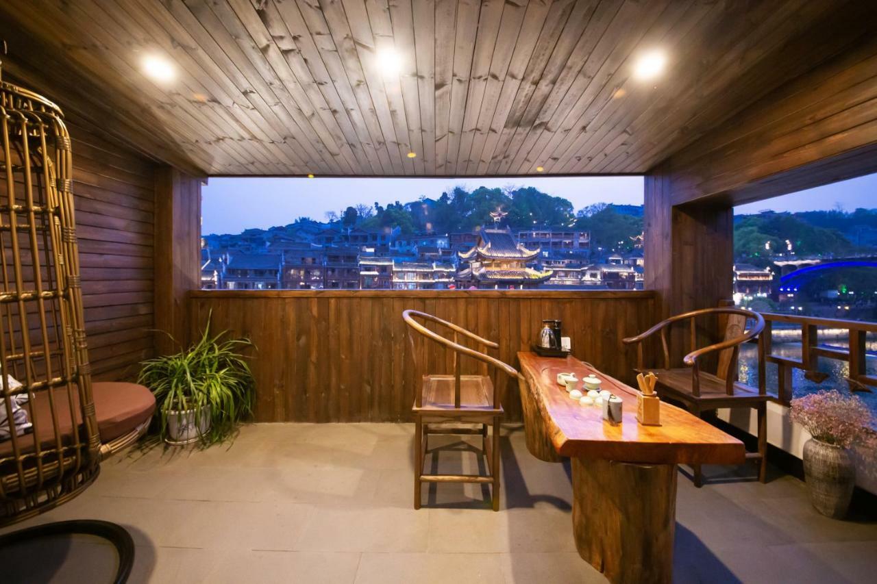 Fenghuang Slowly Time Inn Exterior photo