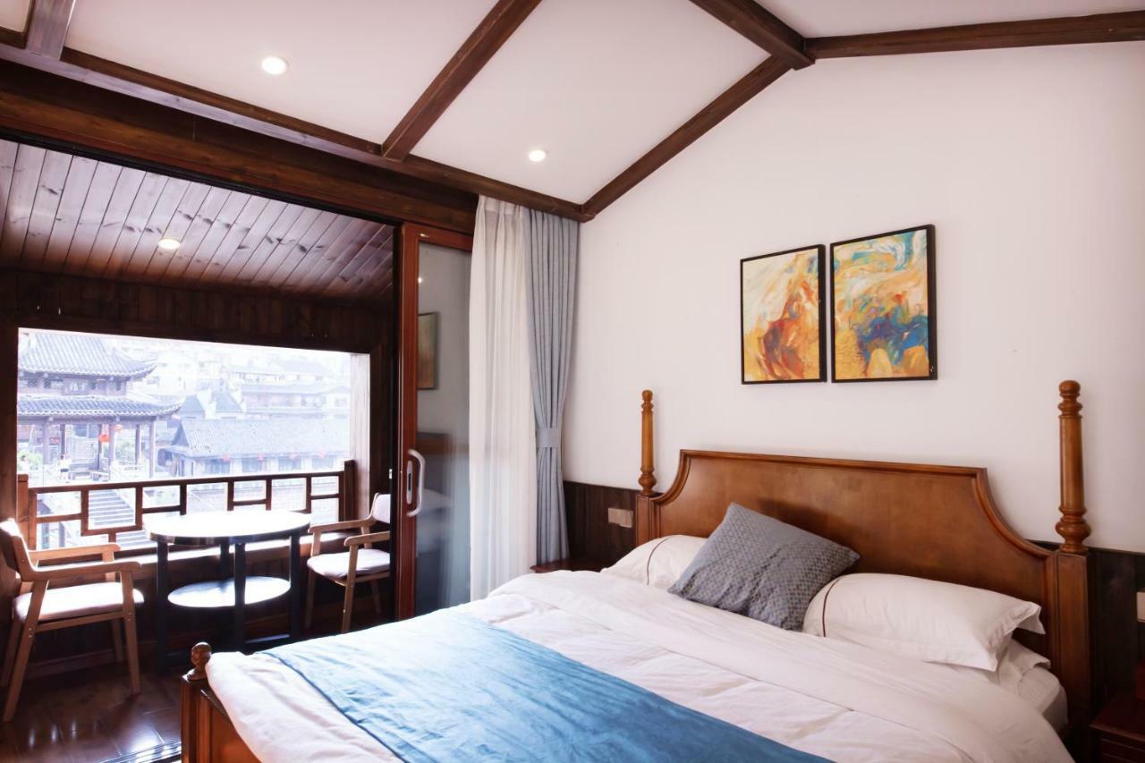 Fenghuang Slowly Time Inn Exterior photo