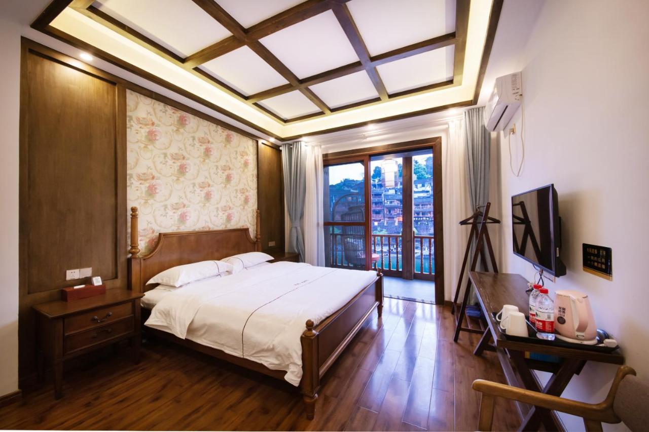 Fenghuang Slowly Time Inn Exterior photo